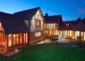 Frame country houses