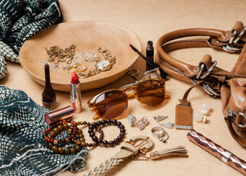 Choosing fashion accessories