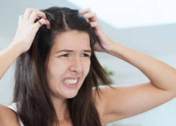 Itching of the scalp is treated with folk remedies