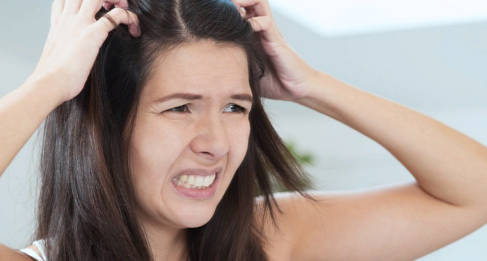 Itching of the scalp is treated with folk remedies
