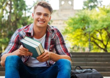 Яка компанія напише для вас якісну курсову роботу: корисні поради щодо її вибору