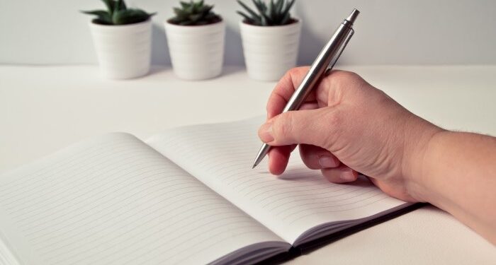 Каких правил необходимо придерживаться в процессе написания диссертации