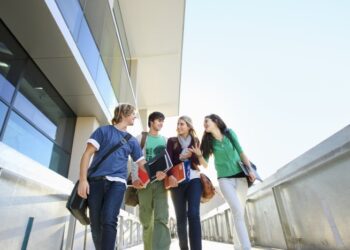 Из каких разделов состоит курсовая работа и как правильно ее оформить