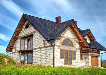 Котеджі з газобетонних блоків: переваги та правила будівництва