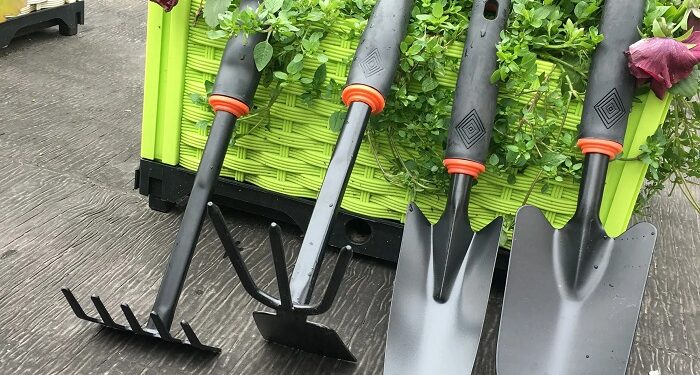 Садовий інструмент у магазині Водоспад: широкий асортимент та висока якість