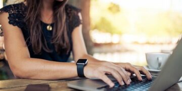 TextAdviser – an advanced tool for paraphrasing texts and its advantages