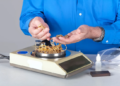 Submitting gold: documentation requirements, valuation terms, and price calculation.